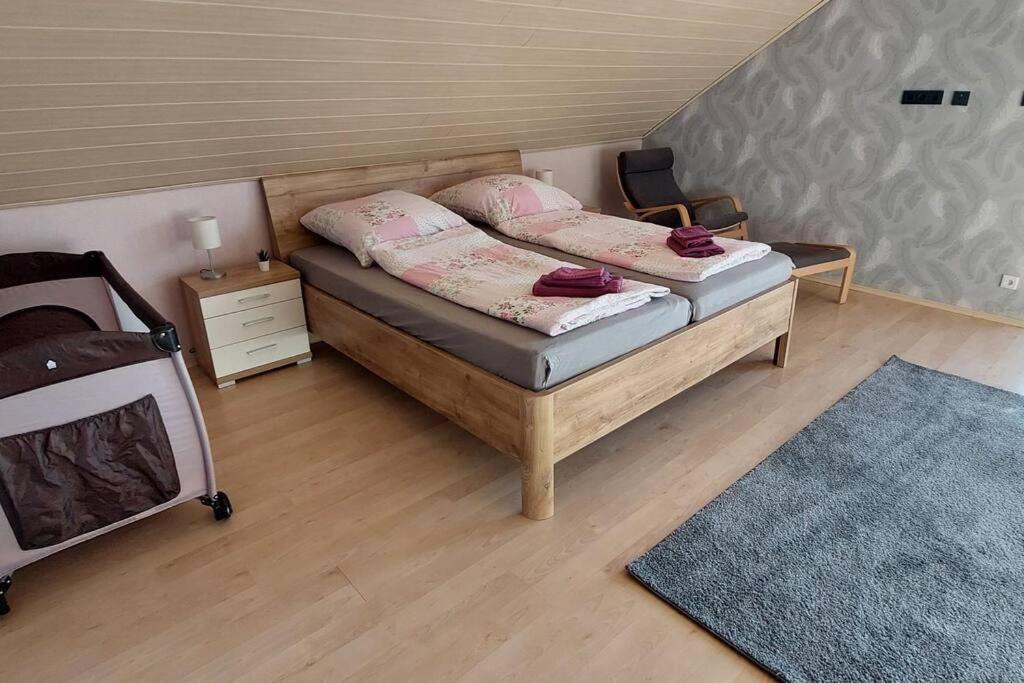 Grosse Tolle 4 Zimmer Ferienwohnung Im Herzen Des Odenwaldes Moerlenbach ภายนอก รูปภาพ