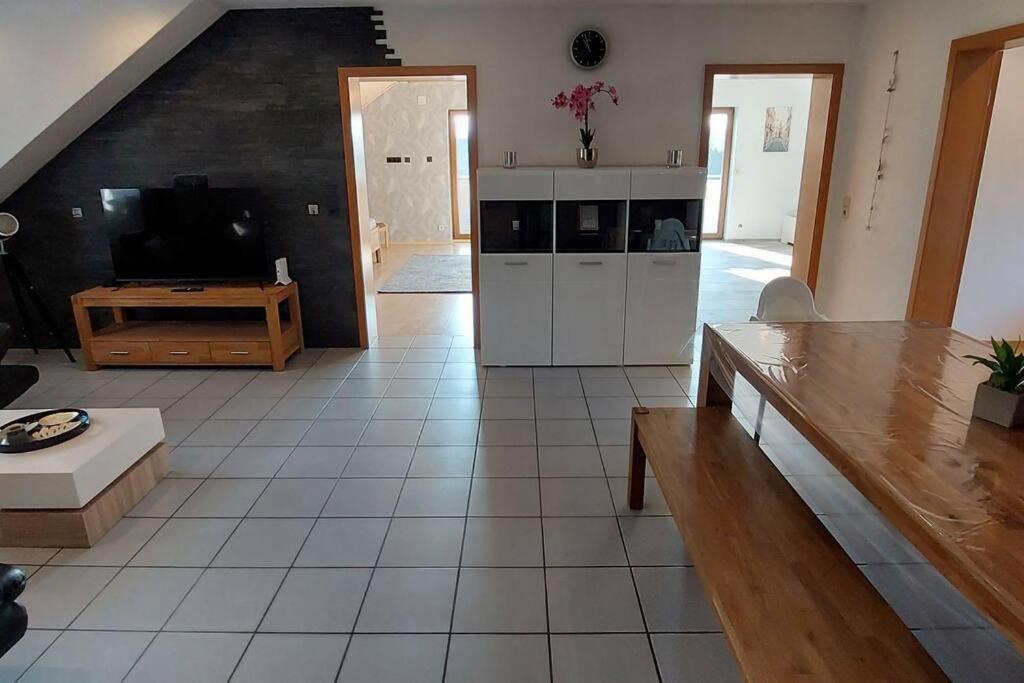 Grosse Tolle 4 Zimmer Ferienwohnung Im Herzen Des Odenwaldes Moerlenbach ภายนอก รูปภาพ